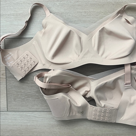 Two Honeylove CrossOver Bras - Picture 9 of 10